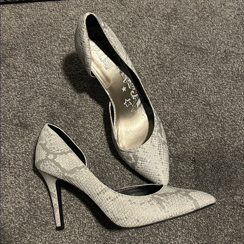Elegant Snakeskin Patterned Women's Heels